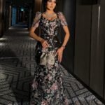 فستان سهرة طويل بتصميم راقي