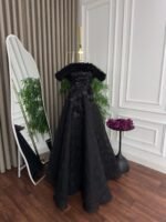⁦فستان سهرة طويل بتصميم راقي كلوش فاخر بتطريز أنيق⁩ - الصورة ⁦5⁩