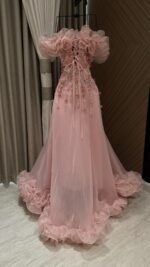 ⁦فستان سهرة طويل بتصميم راقي كلوش فاخر بتطريز أنيق⁩ - الصورة ⁦7⁩
