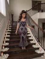 ⁦فستان مناسبات بتصميم أنثوي راقي بلمسات لامعة⁩ - الصورة ⁦8⁩
