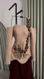 ⁦فستان سهرة طويل بتصميم راقي كلوش فاخر بتطريز أنيق⁩ - الصورة ⁦6⁩