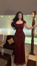 ⁦فستان مناسبات بتصميم أنثوي راقي بلمسات لامعة⁩ - الصورة ⁦2⁩