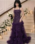 ⁦فستان مناسبات بتصميم أنثوي راقي بتطريز يدوي⁩ - الصورة ⁦8⁩