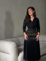 فستان مناسبات بتصميم أنثوي راقي بتطريز أنيق بلمسات لامعة