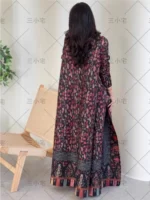 ⁦جلابية نسائية مطوية مطبوعة طويلة⁩ - الصورة ⁦3⁩