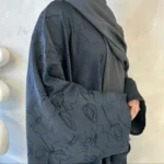 عباية نسائية واسعة بأكمام طويلة